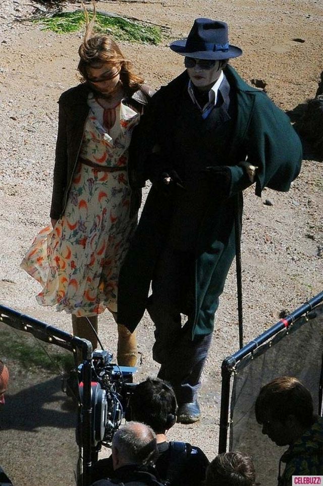 Johnny Depp nel set di Dark Shadows Johnny Depp nel set di Dark Shadows