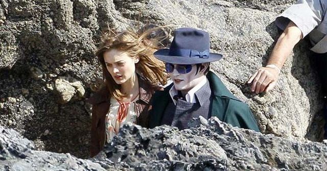 Johnny Depp nel set di Dark Shadows Johnny Depp nel set di Dark Shadows