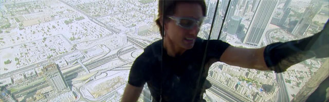 Tom Cruise scala il Burj Khalifa