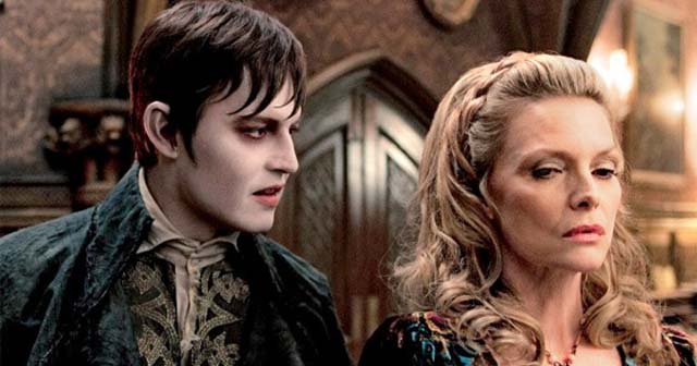 Johnny Depp e Michelle Pfeiffer in 'Dark Shadows'