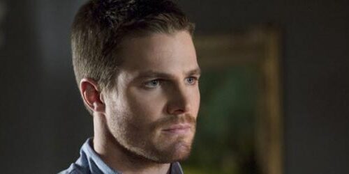 Stephen Amell in 50 sfumature di grigio?