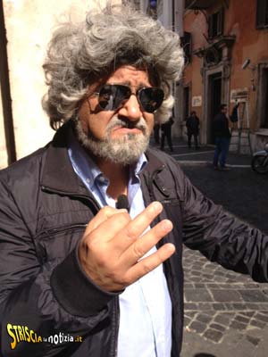 Striscia la Notizia Beppe Grillo Sergio Friscia