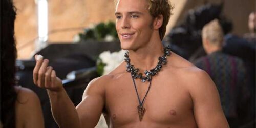 Hunger Games: Finnick (Sam Claflin) a torso nudo in La ragazza di fuoco