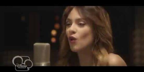 Martina Stoessel – All’Alba Sorgerò