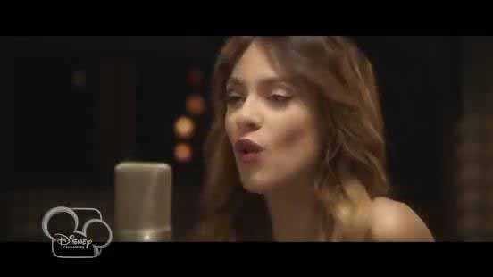 Martina Stoessel - All'Alba Sorgerò