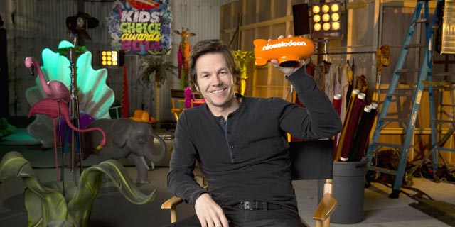 Mark Wahlberg presenterà i Kids' Choice Awards 2014