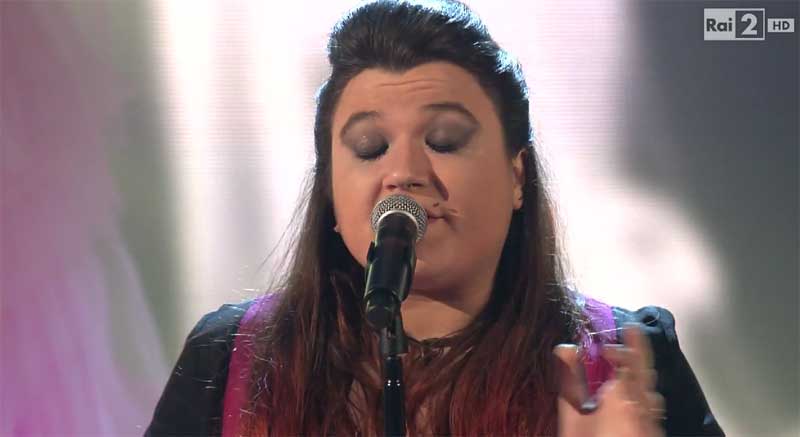 The Voice 2014, Live 2: Giorgia Pino canta 'Tutto quello che un uomo'