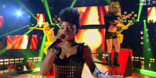 The Voice 2014, Live 3: Esther Oluloro canta ‘Back to black’