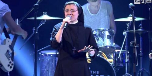 The Voice 2014, Live 3: Suor Cristina Scuccia canta ‘Livin’ on a prayer’