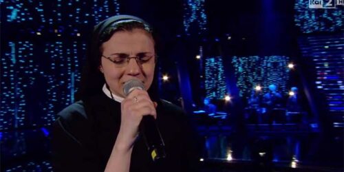 The Voice 2014, Live 4: Suor Cristina Scuccia canta ‘Sally’