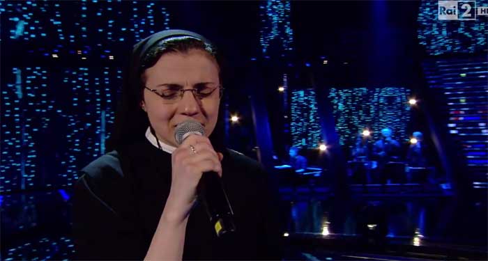 The Voice 2014, Live 4: Suor Cristina Scuccia canta 'Sally'