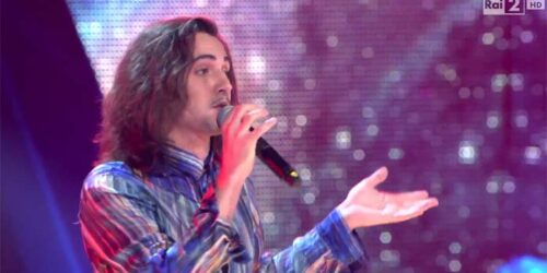 The Voice 2014, Live 4: Tommaso Pini canta ‘Centro di gravità permanente’