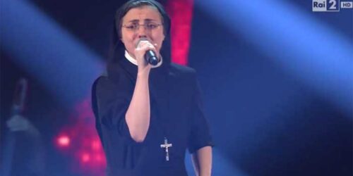 The Voice 2014, Finale: Suor Cristina Scuccia canta ‘Lungo la riva’