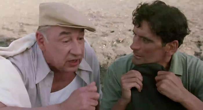 Il Postino - Clip Dialogo sulla spiaggia