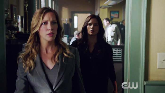 Arrow 3x04 The Magician - Clip 2