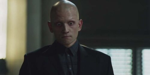 Gotham – 1×07 Penguin’s Umbrella – Clip My name is Victor Zsasz