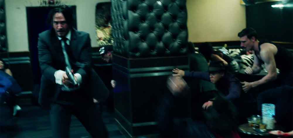 John Wick - Clip Scontro a fuoco nel club