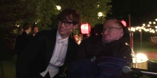 La Teoria del Tutto: Featurette Stephen Hawking sul set del film