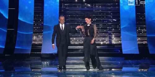Sanremo 2015: Ingresso di Arisa - 2a serata - 11 Febbraio 2015