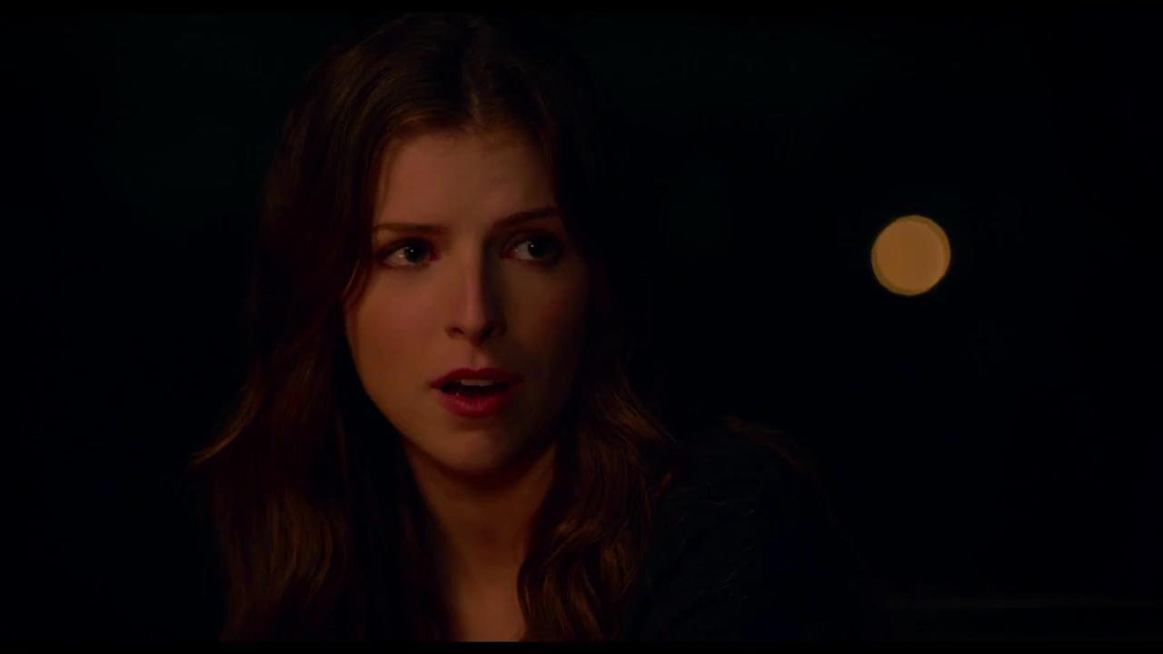 Pitch Perfect 2 - Clip Le Barden Bellas cantano Cups intorno al fuoco