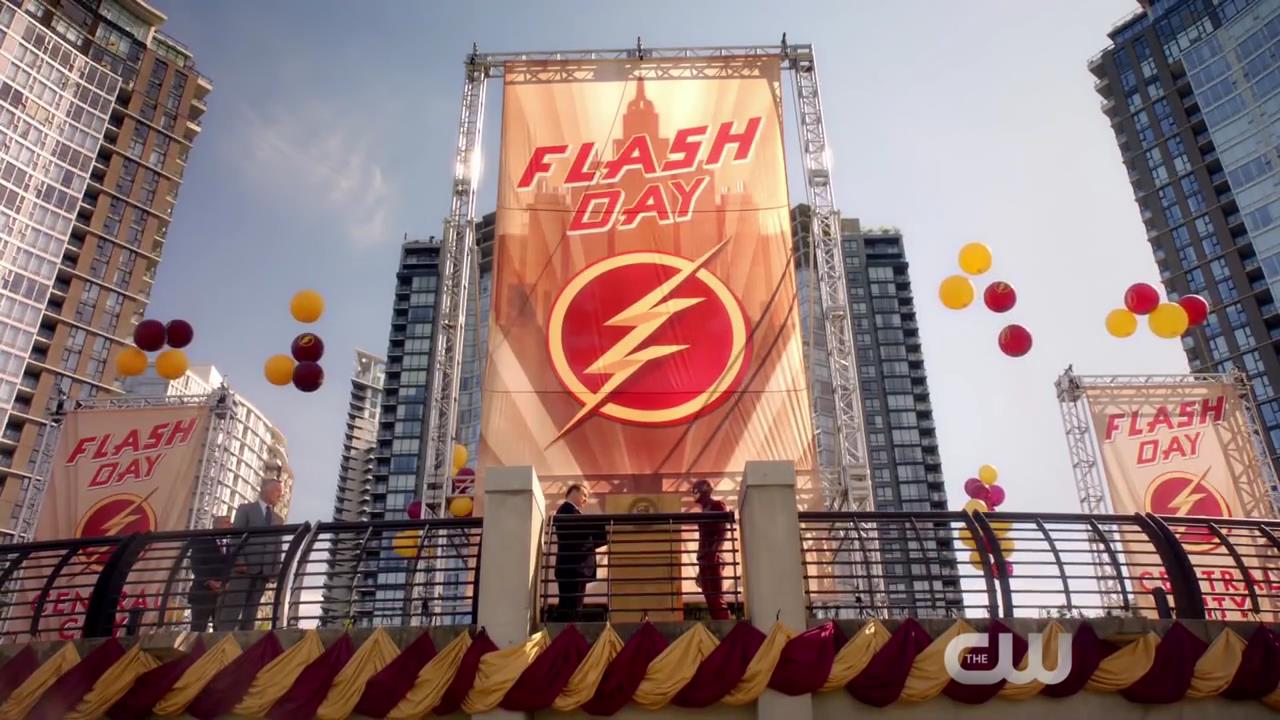 The Flash 2.01 The Man Who Saved Central City - Clip 1