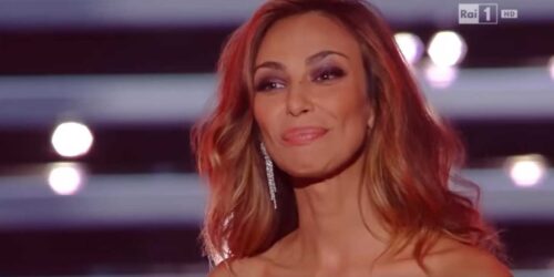 Sanremo 2016 – Madalina Ghenea sul palco dell’Ariston