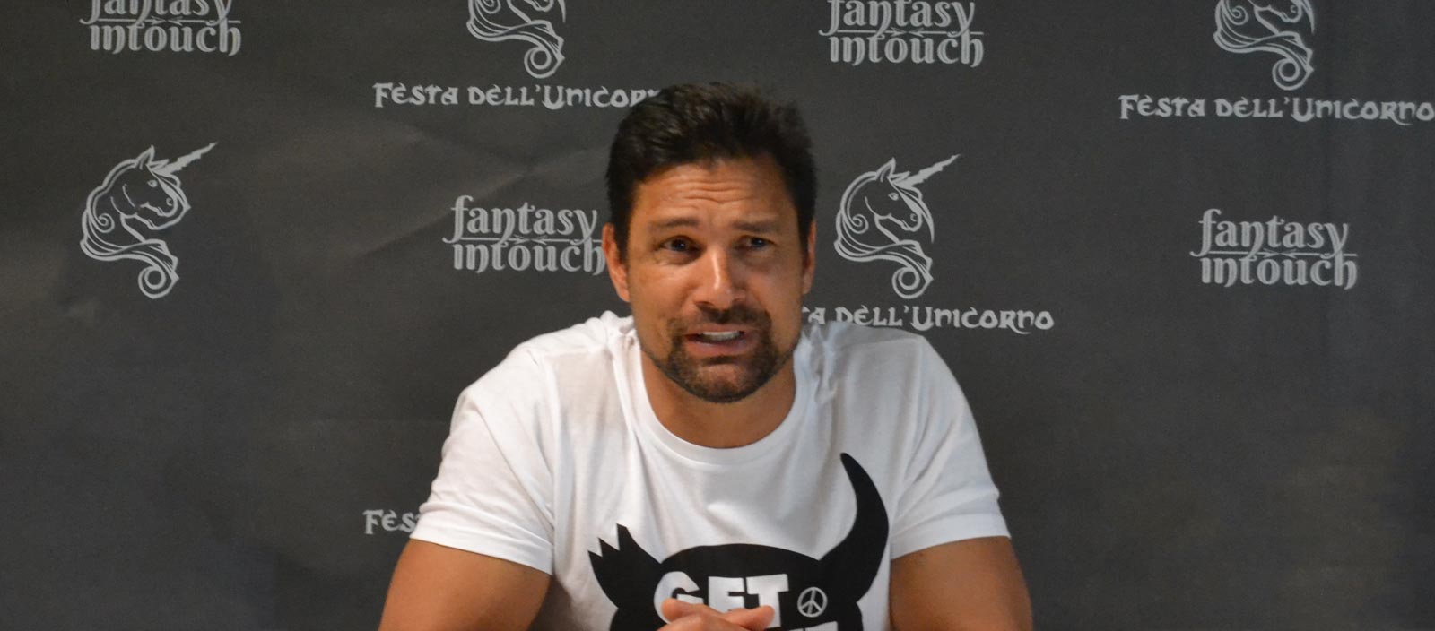 Manu Bennett: la conferenza stampa a Vinci