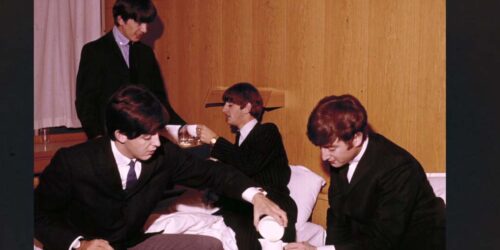 Clip Un foglio con le parole – The Beatles Eight days a week