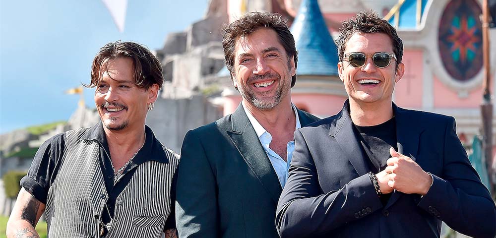 Pirati dei Caraibi: Johnny depp e il cast del quinto film ' La Vendetta di Salazar' a Disneyland Paris [credit: courtesy of Ufficio Stampa Disney Italia]