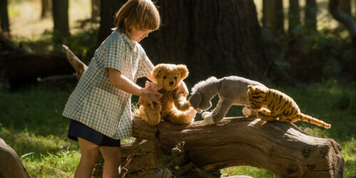 Vi presento Christopher Robin porta la storia del creatore di Winnie the Pooh al cinema da gennaio