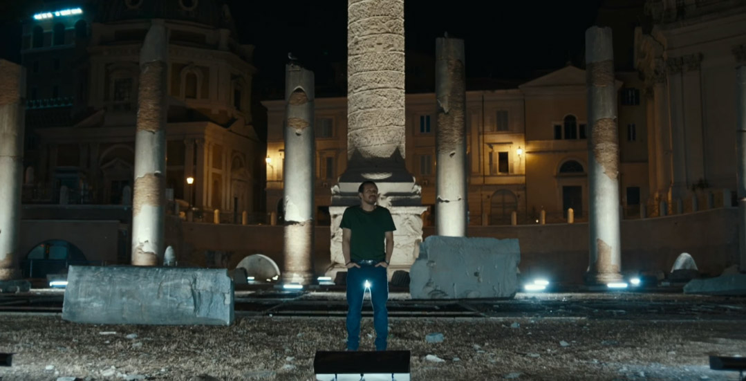 Clip In giro per Roma dal film Made In Italy di Luciano Ligabue