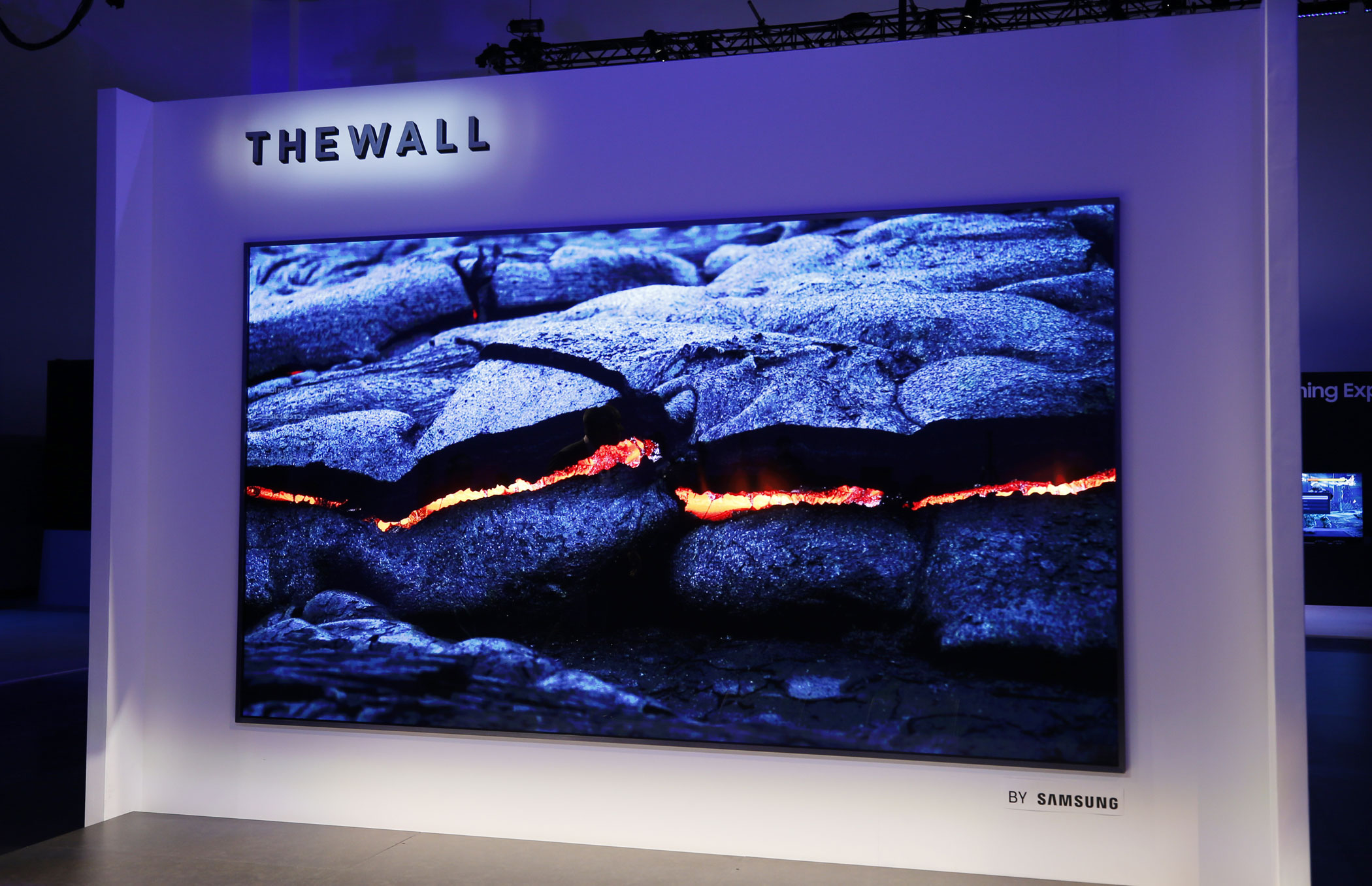 Samsung The Wall, primo TV modulare a microLED da 146 pollici
