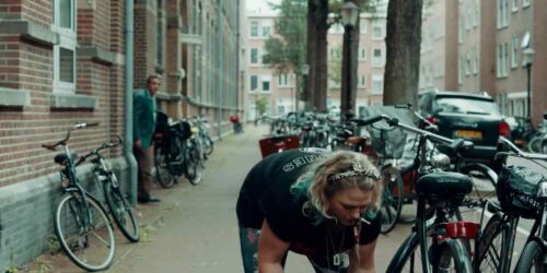 Clip Biciclette dal film Due piccoli italiani di Paolo Sassanelli