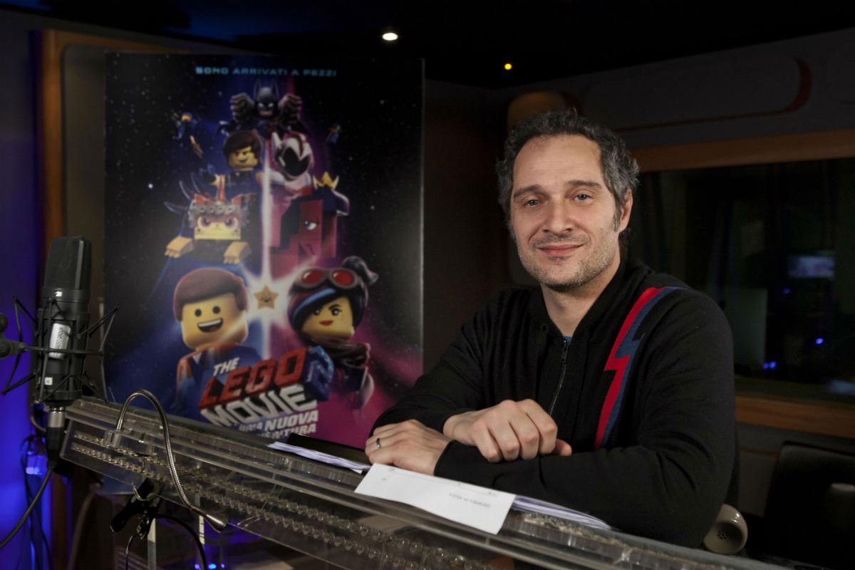 Claudio Santamaria torna a doppiare Batman in The Lego Movie 2: Una Nuova Avventura [credit: courtesy of Warner Bros. Entertainment Italia]