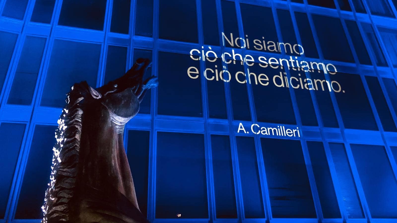 Camilleri: il palazzo Rai si illumina con le sue parole