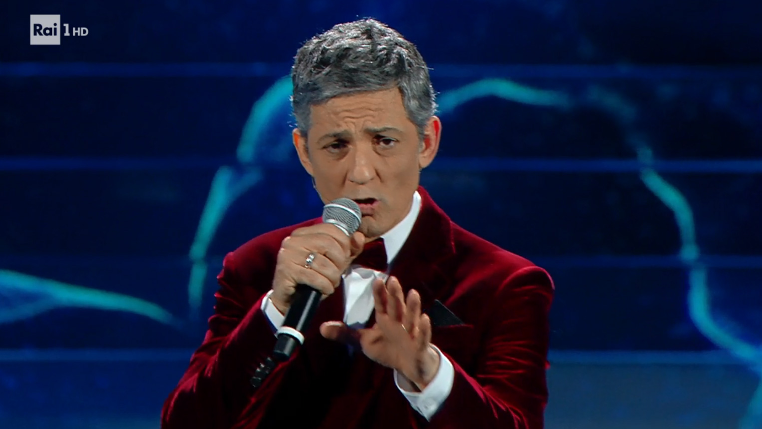 Fiorello apre la seconda serata di Sanremo 2020