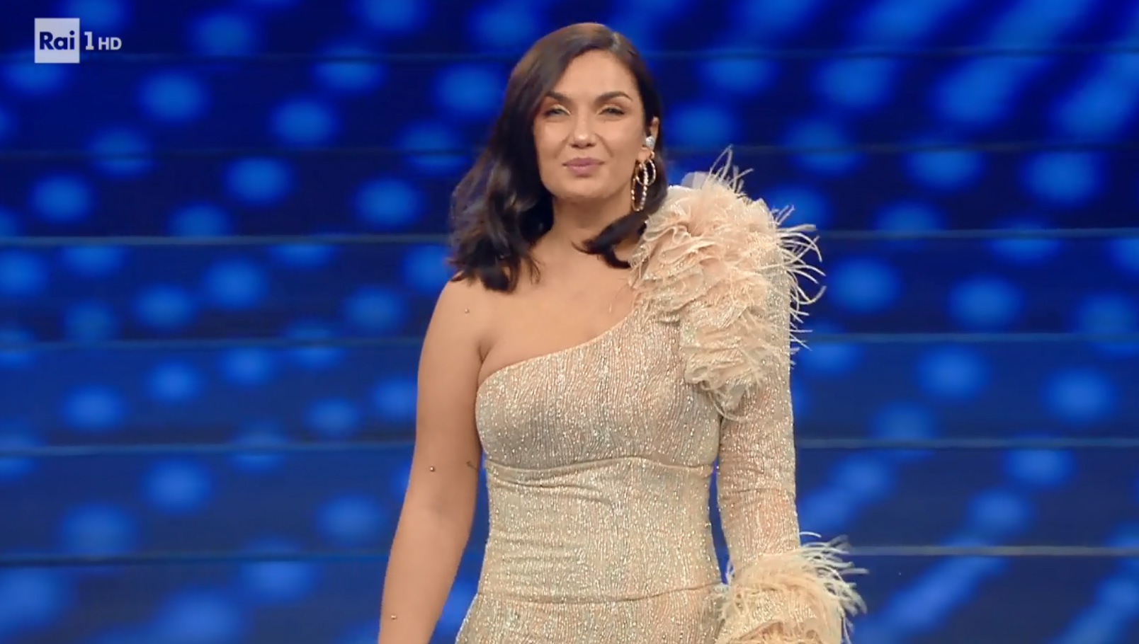 Elettra Lamborghini canta 'Musica (E il resto scompare)' a Sanremo 2020