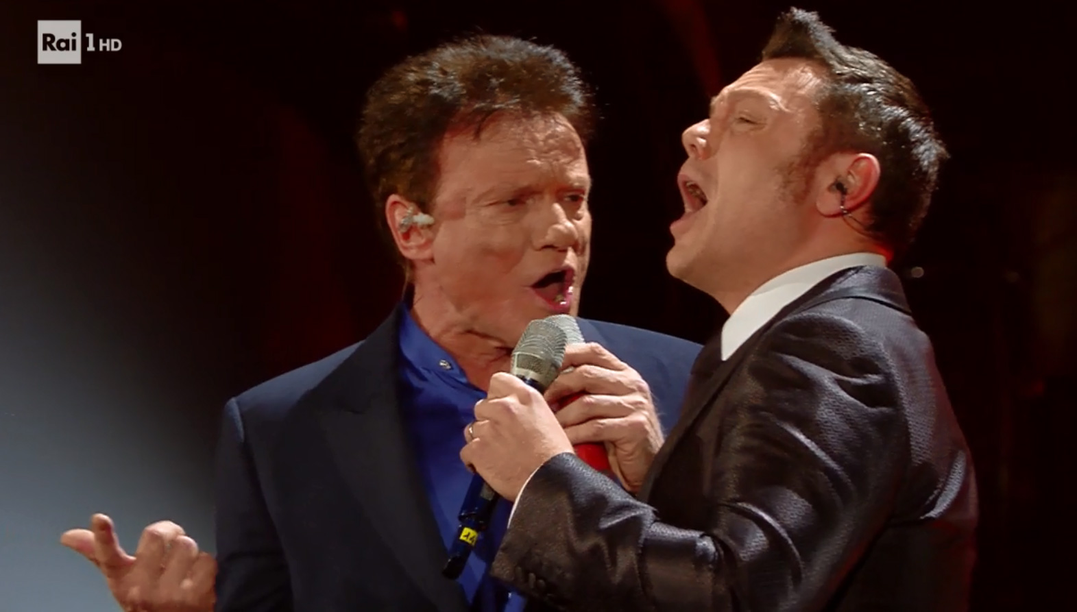 Tiziano Ferro e Massimo Ranieri cantano 'Perdere l'Amore' a Sanremo 2020