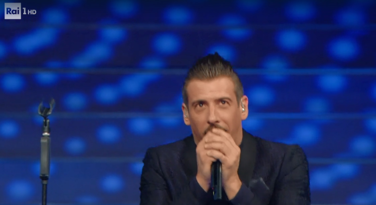 Francesco Gabbani canta 'Viceversa' a Sanremo 2020