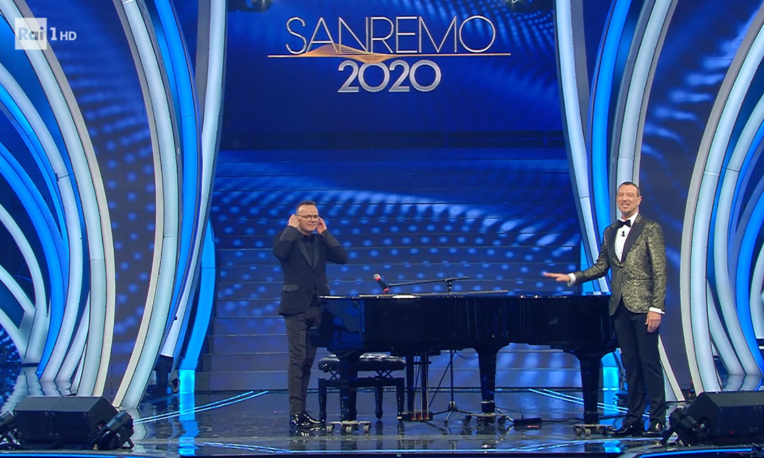 Gigi d'Alessio canta 'Non dirmi mai' a Sanremo 2020