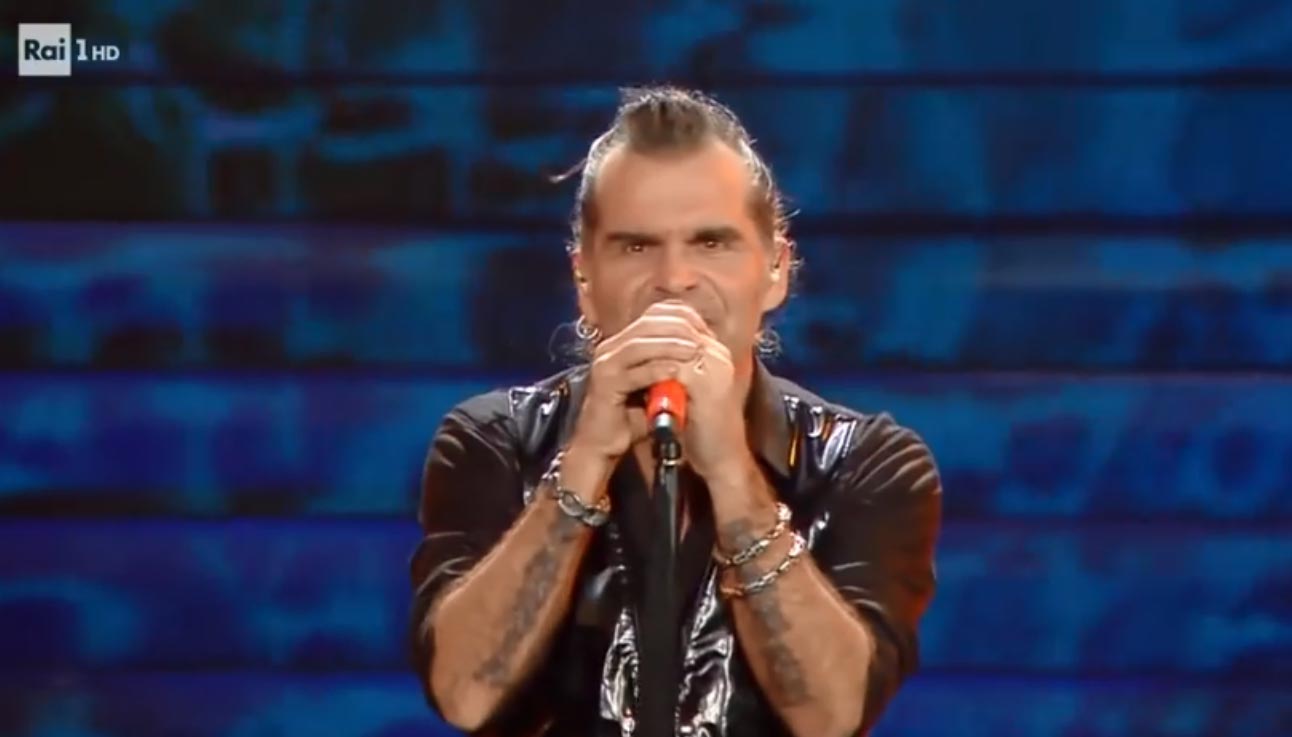 Piero Pelu canta 'Gigante' a Sanremo 2020