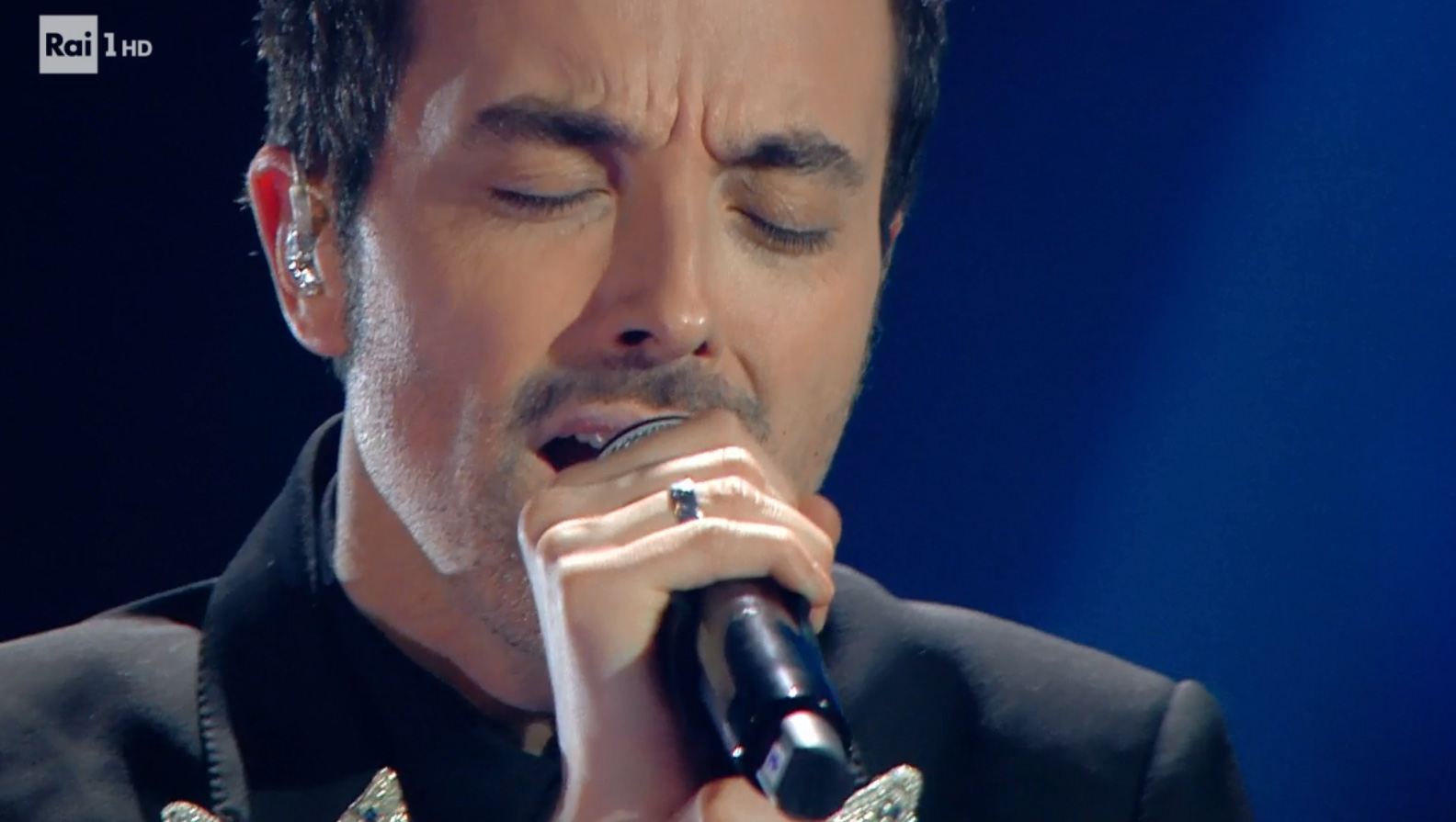 DIODATO canta 'Fai rumore nella finale di Sanremo 2020