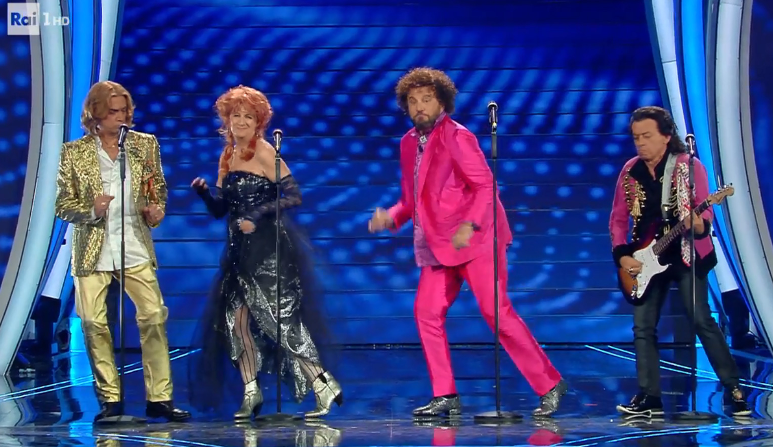 I PopCorn cantano 'Cose Infinite' nella finale di Sanremo 2020