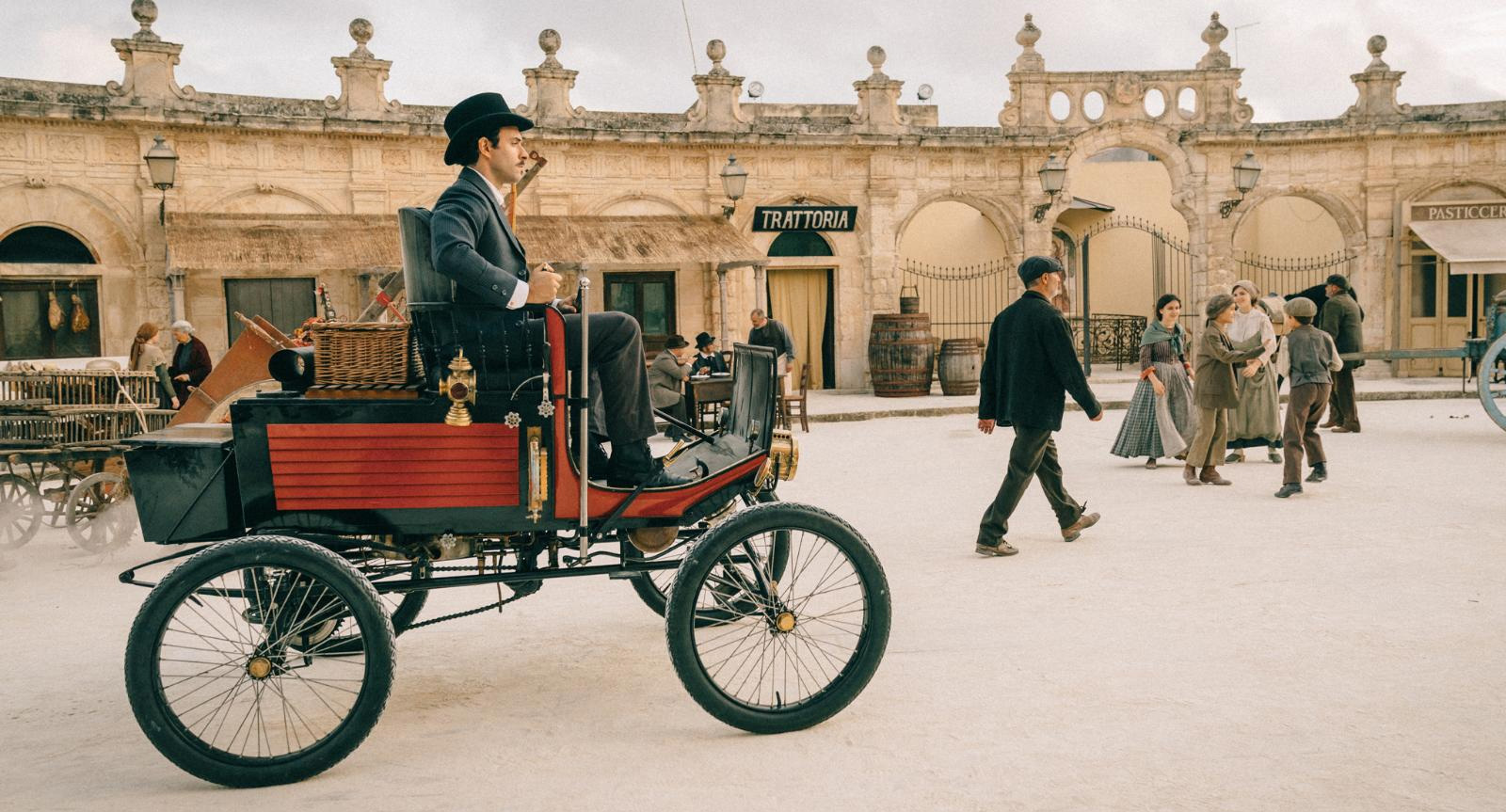 La concessione del telefono dal romanzo di Andrea Camilleri