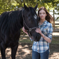 Black Beauty, recensione del film Disney con Mackenzie Foy e Iain Glen