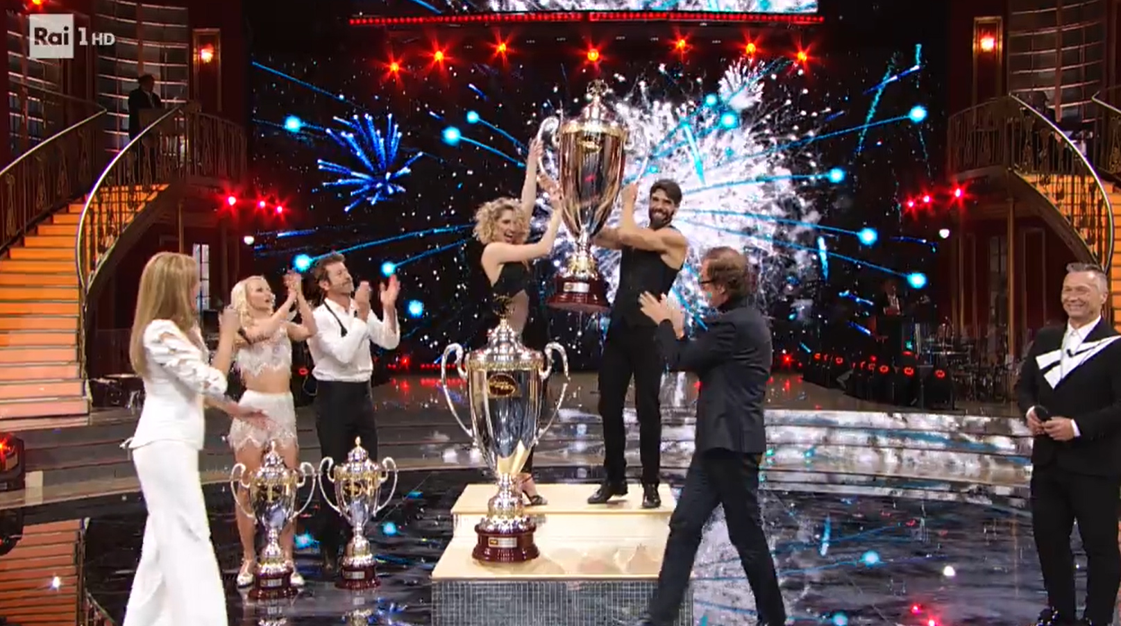 La coppia Gilles Rocca con Lucrezia Lando ha quindi vinto la 15a edizione di Ballando con le Stelle