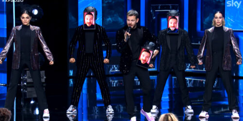 X Factor 2020, Quarto Live con Alessandro Cattelan di nuovo sul palco, doppia eliminazione e ospiti Elodie, Carl Brave e Leo Gassmann