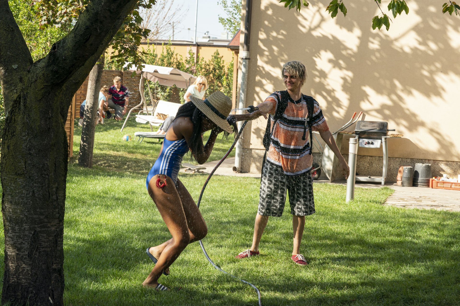 Jordan Kristine Seamón e Jack Dylan Grazer in We Are Who We Are 1x03 [tag: Jordan Kristine Seamón, Jack Dylan Grazer] [credit: foto di Yannis Drakoulidis/HBO; courtesy of Warner Media]