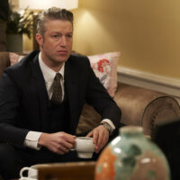 Peter Scanavino come Detective Sonny Carisi in Law and Order: Special Victims Unit 21×18 ‘Garland’s Baptism by Fire’