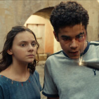 Dafne Keen e Amir Wilson in His Dark Materials 2×05 ‘The Scholar’